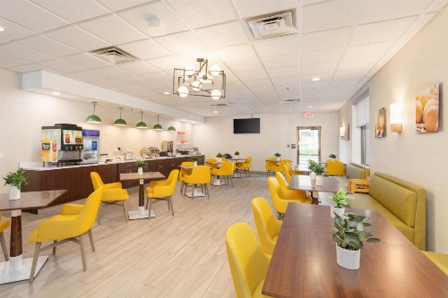Days Hotel by Wyndham Buffalo Airport - image 4