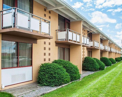 Quality Inn Buffalo Airport - image 10