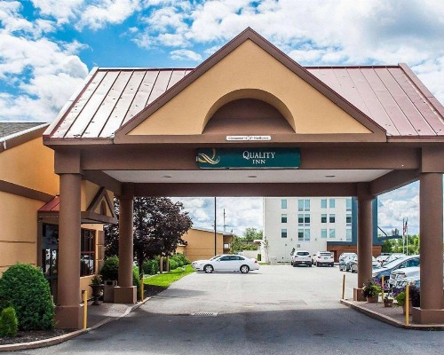 Quality Inn Buffalo Airport - image 29