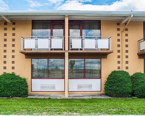 Quality Inn Buffalo Airport - image 5