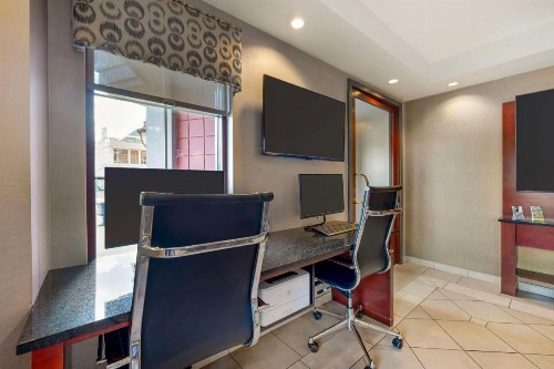 Best Western On The Avenue - image 31