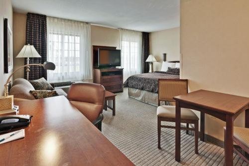 Hawthorn Suites by Wyndham Williamsville Buffalo Airport - image 16