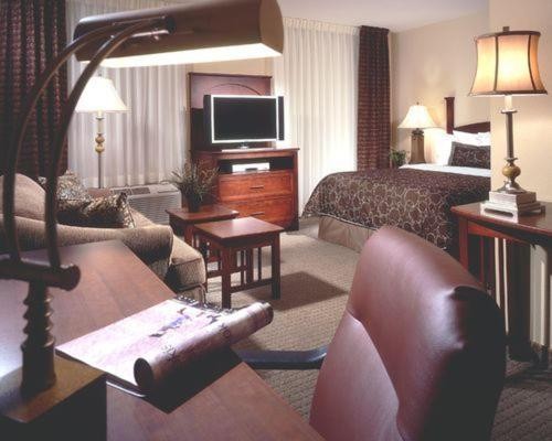 Hawthorn Suites by Wyndham Williamsville Buffalo Airport - image 18