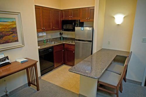 Hawthorn Suites by Wyndham Williamsville Buffalo Airport - image 22