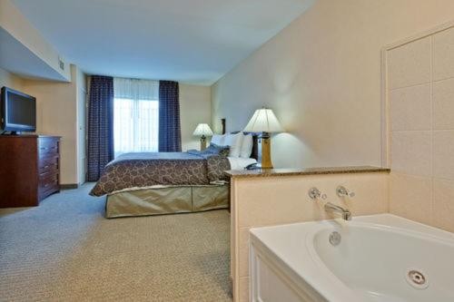 Hawthorn Suites by Wyndham Williamsville Buffalo Airport - image 3