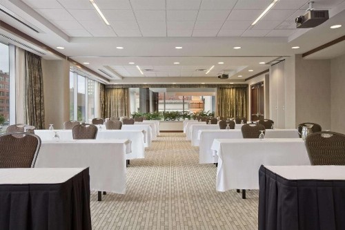 Embassy Suites Buffalo - image 34
