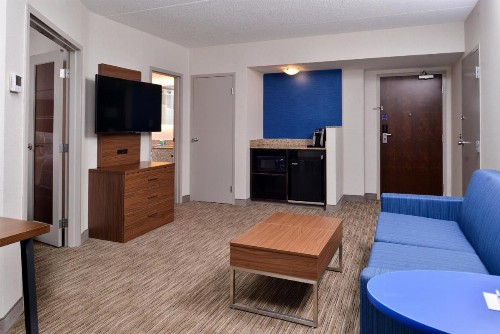 Holiday Inn Express & Suites Buffalo Downtown an IHG Hotel - image 26