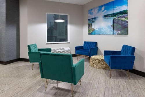La Quinta Inn by Wyndham Buffalo Airport - image 10