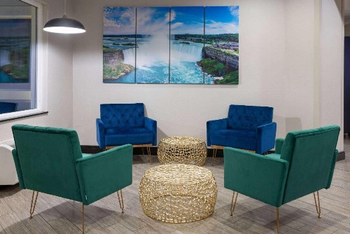 La Quinta Inn by Wyndham Buffalo Airport - image 11