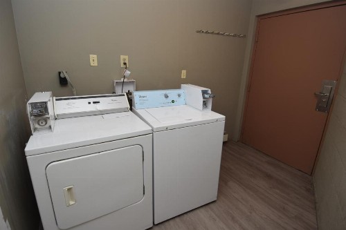 University Manor Inn - image 19