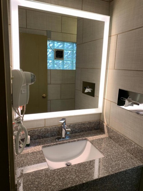 University Manor Inn - image 20