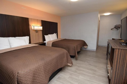 University Manor Inn - image 26