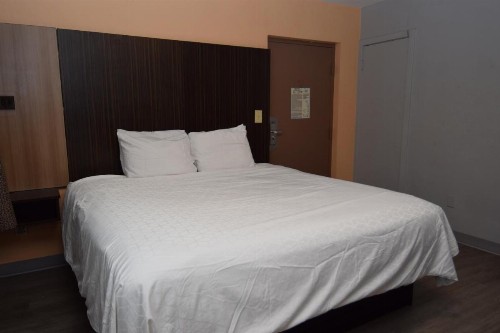 University Manor Inn - image 29