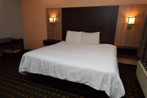 University Manor Inn - image 31