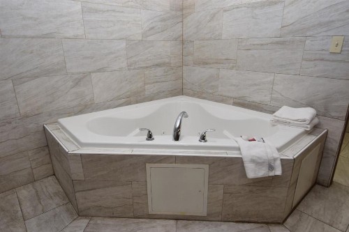 University Manor Inn - image 36