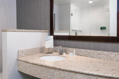 Courtyard by Marriott Buffalo Airport - image 21