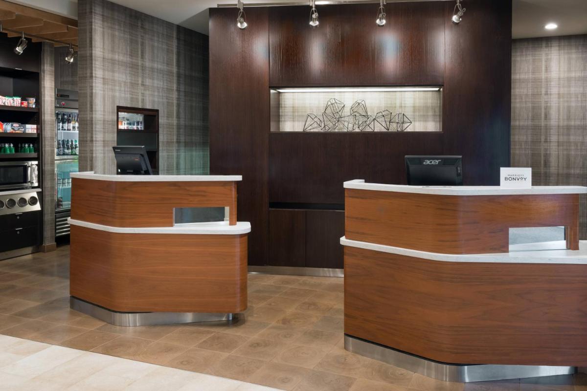 Courtyard by Marriott Buffalo Airport - image 3