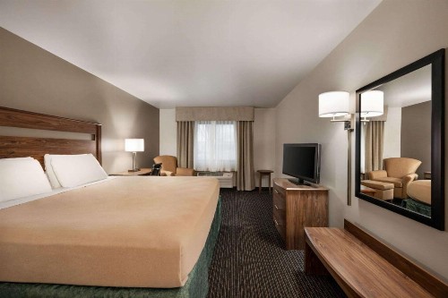 Baymont by Wyndham Buffalo - image 32