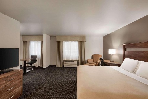 Baymont by Wyndham Buffalo - image 37