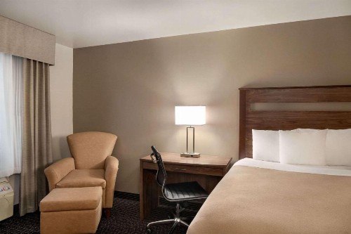 Baymont by Wyndham Buffalo - image 40