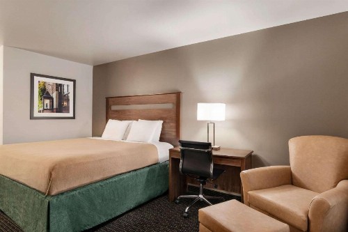 Baymont by Wyndham Buffalo - image 49