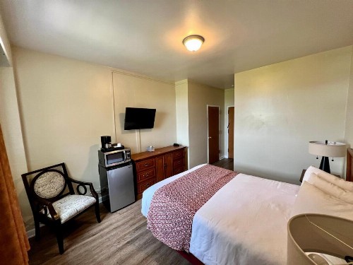 Lenox Hotel and Suites - image 24