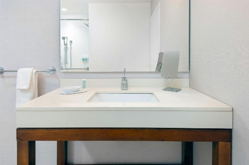 Courtyard by Marriott Buffalo Downtown/Canalside - image 7