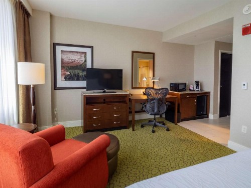 The Hilton Garden Inn Buffalo-Downtown - image 32