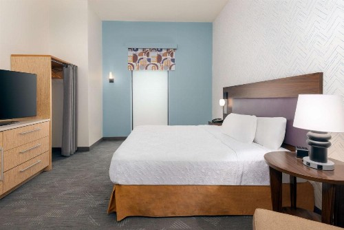 Home2 Suites by Hilton Buffalo Airport/ Galleria Mall - image 24