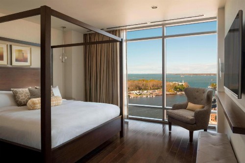 Buffalo Marriott at LECOM HARBORCENTER - image 4