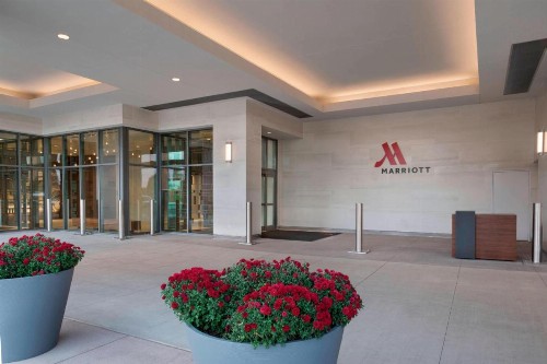 Buffalo Marriott at LECOM HARBORCENTER - image 5