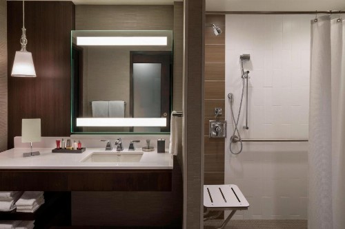 Buffalo Marriott at LECOM HARBORCENTER - image 6
