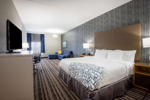 La Quinta by Wyndham Buffalo Amherst - image 25