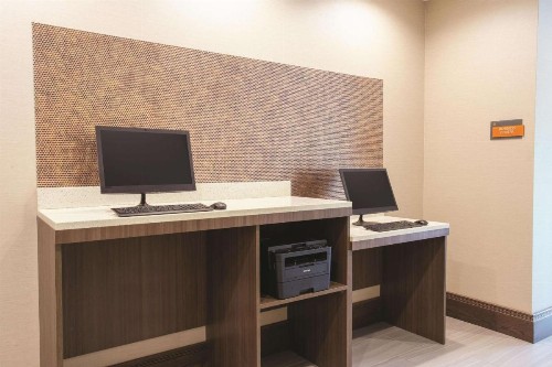 La Quinta by Wyndham Buffalo Amherst - image 32