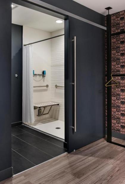 Aloft Buffalo Downtown - image 6