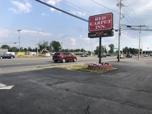 RED CARPET INN