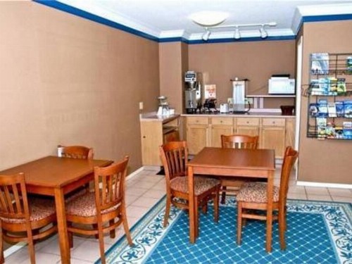 University Manor Inn
