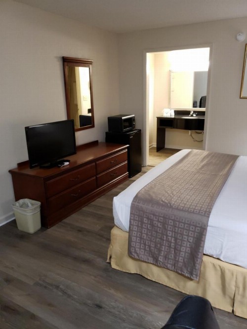 Americas Best Value Inn Buford at Mall of Georgia - image 7