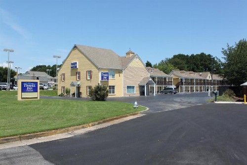 Travel Inn of Buford - image 2