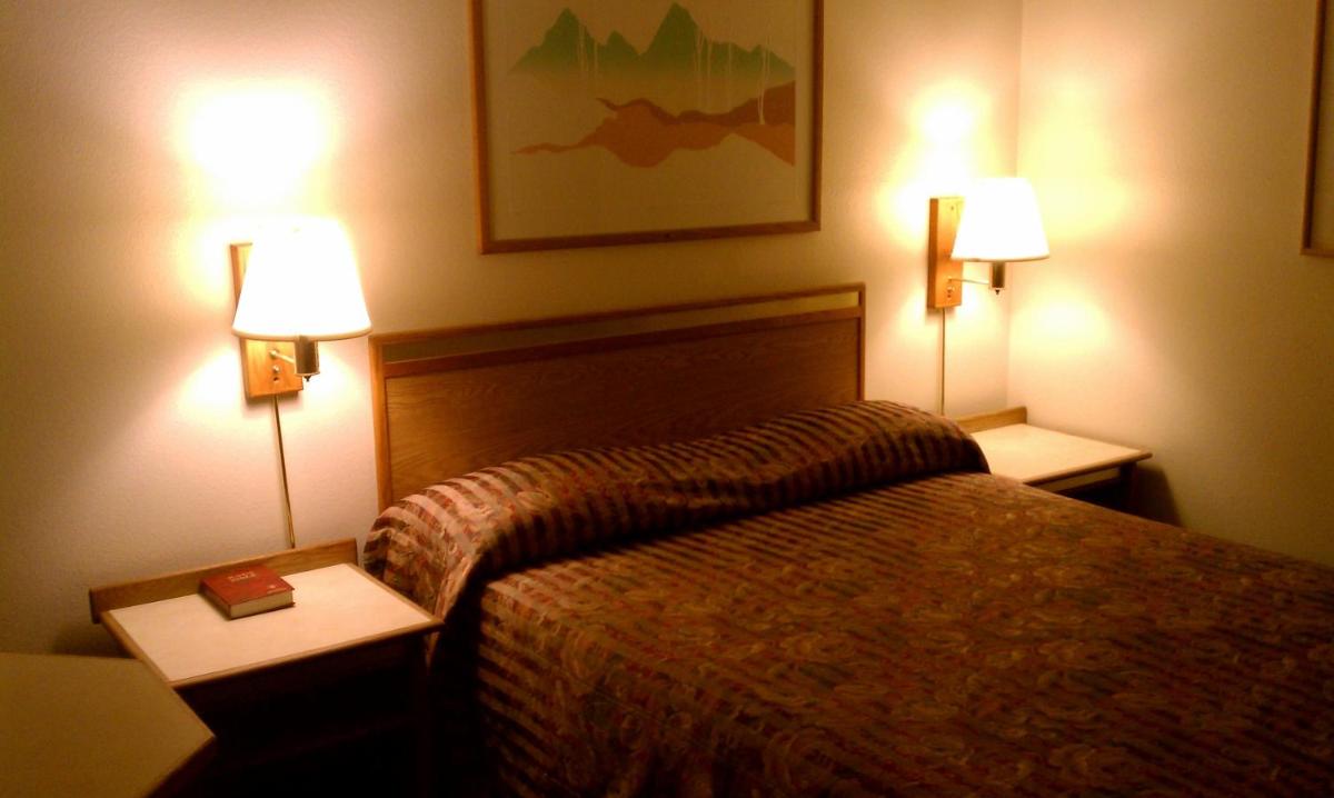 Travelers Inn Bullhead City - image 2