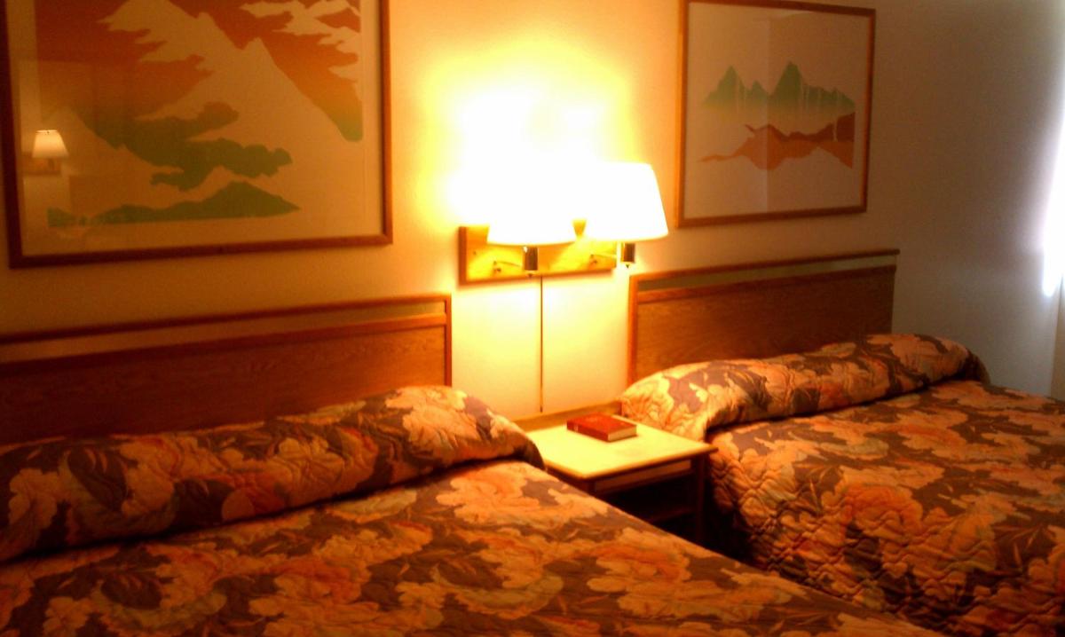 Travelers Inn Bullhead City - image 5