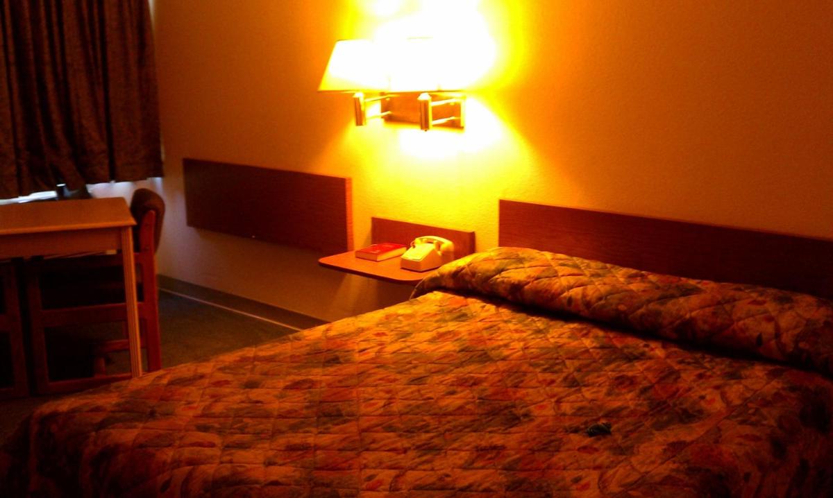 Travelers Inn Bullhead City - image 6