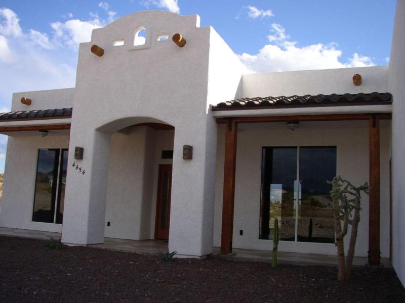 Laughlin Bullhead Home & Pool - main image