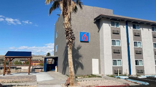 Motel 6 Bullhead City Az - Laughlin - image 1