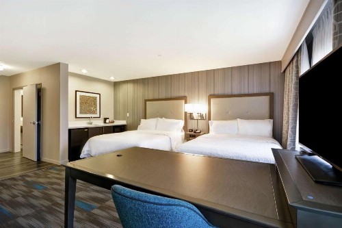 Hampton Inn & Suites Los Angeles Burbank Airport - image 21