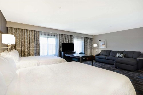 Hampton Inn & Suites Los Angeles Burbank Airport - image 27