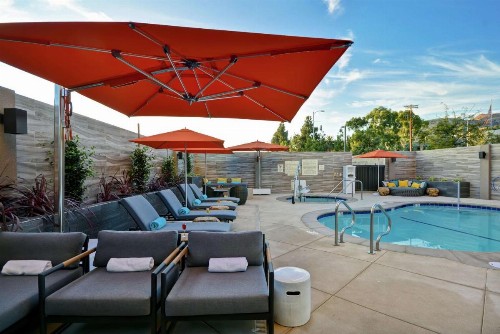 Hampton Inn & Suites Los Angeles Burbank Airport - image 7
