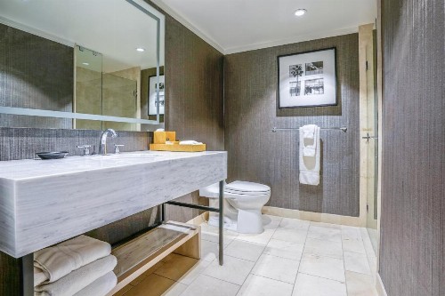 Hotel Amarano Burbank-Hollywood - image 3