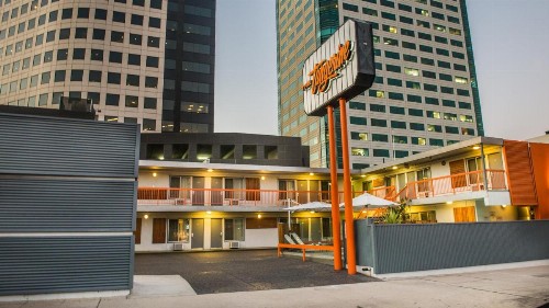 The Tangerine - image 24