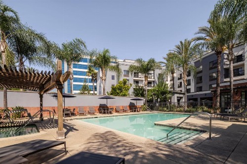 Courtyard Los Angeles Burbank Airport - image 22
